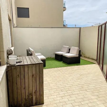Spacious In With Fireplace, 87 Sqm Apartman *