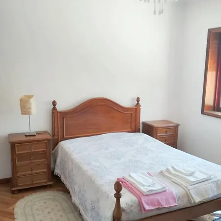Spacious In With Fireplace, 87 Sqm Apartman Espinho
