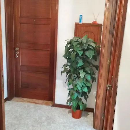 Spacious In With Fireplace, 87 Sqm * Espinho