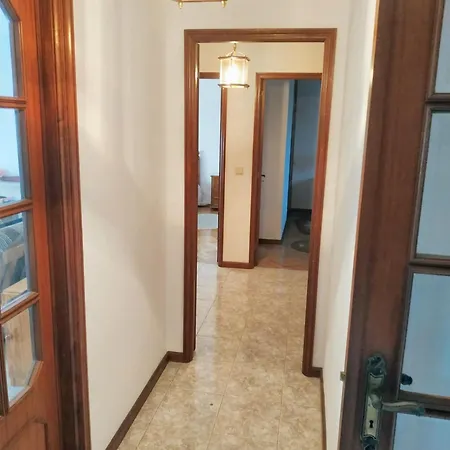 Spacious In With Fireplace, 87 Sqm * Espinho (Aveiro)