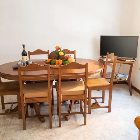 Spacious In With Fireplace, 87 Sqm *