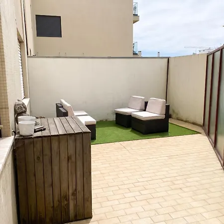 Spacious In With Fireplace, 87 Sqm