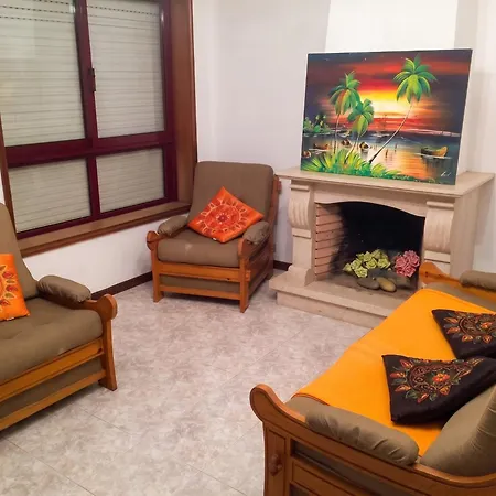 Spacious In With Fireplace, 87 Sqm