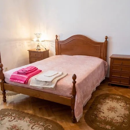 Spacious In With Fireplace, 87 Sqm * Espinho (Aveiro)