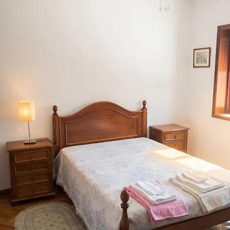 Spacious In With Fireplace, 87 Sqm * Espinho (Aveiro)