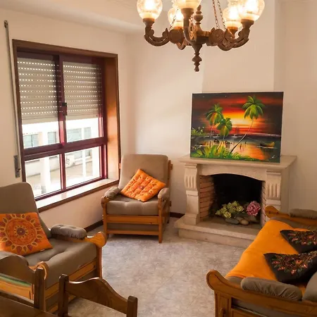 Spacious In With Fireplace, 87 Sqm Espinho (Aveiro)