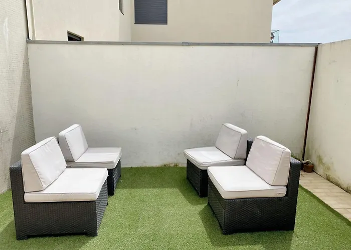 Spacious In With Fireplace, 87 Sqm *